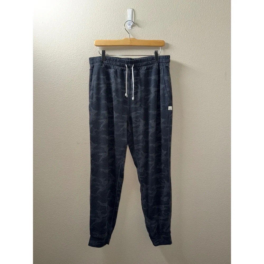 Women's Vuori Camo Joggers Size Large